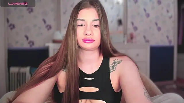 Snapshot of JuicyHelenX chatting on October 2025 04:37:01 PM JuicyHelenX online show from October 2025 04:37:01 PM