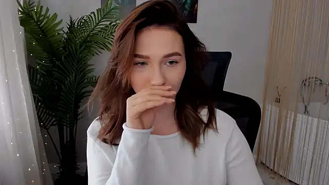 GracefulLook online show from February 2025 09:58:02 AM