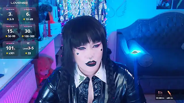 wickedxqueen online show from February 2025 10:00:02 PM