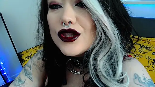 wickedxqueen online show from April 2026 04:26:01 AM