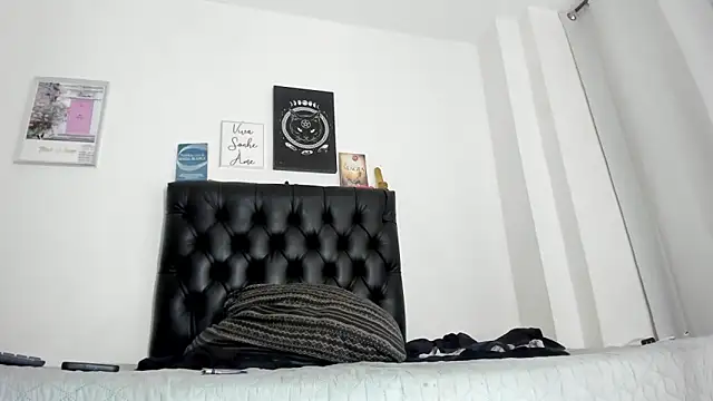 JohanyLatino online show from March 2025 07:48:02 PM