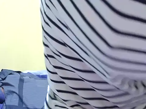 Snapshot of Smillie_prety chatting on February 2025 03:10:02 AM Smillie prety online show from February 2025 03:10:02 AM