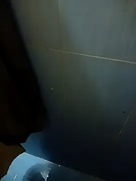 Snapshot of Niaikkk chatting on November 2025 11:03:01 PM Niaikkk online show from November 2025 11:03:01 PM