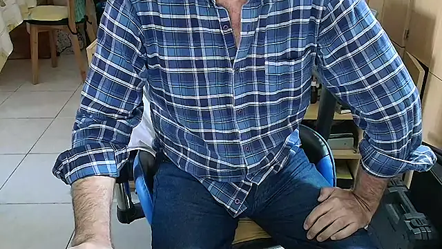 angelgarcia269 online show from April 2026 08:48:01 PM