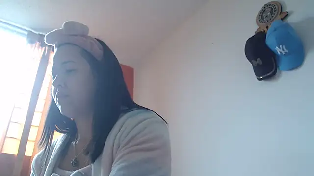 lady hot2xx online show from February 2025 02:10:02 PM