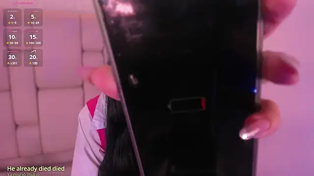 Snapshot of emma_woods_ chatting on December 2024 06:30:02 PM emma woods online show from December 2024 06:30:02 PM