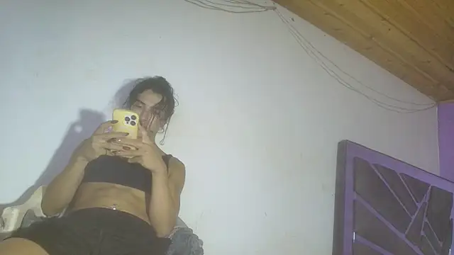 Snapshot of roxana_collins chatting on October 2025 03:51:01 AM roxana collins online show from October 2025 03:51:01 AM