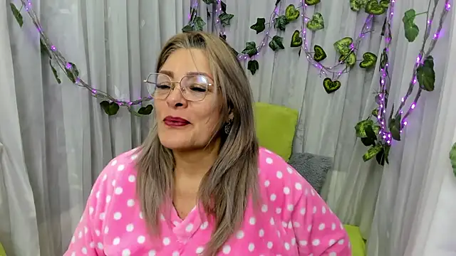 RebeccaThompson online show from October 2025 02:56:01 AM