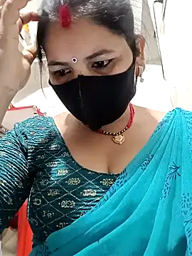 Snapshot of Riyaa-Devi chatting on February 2025 06:02:01 PM Riyaa-Devi online show from February 2025 06:02:01 PM