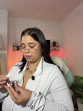 Snapshot of tati_reyess chatting on October 2025 01:19:01 PM tati reyess online show from October 2025 01:19:01 PM