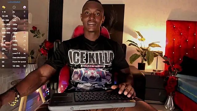 DannSmmith online show from December 2025 12:20:01 PM