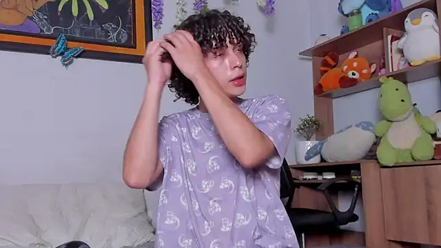 Snapshot of Cherry_boy_18 chatting on February 2025 01:57:01 AM Cherry boy 18 online show from February 2025 01:57:01 AM