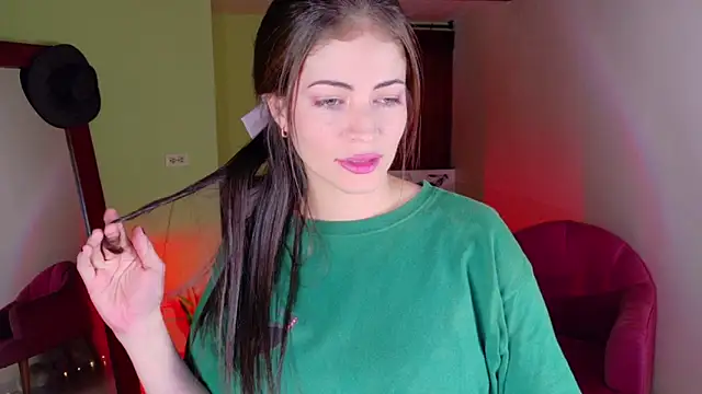 Snapshot of Emma__Blanco chatting on December 2025 08:04:01 PM Emma Blanco online show from December 2025 08:04:01 PM