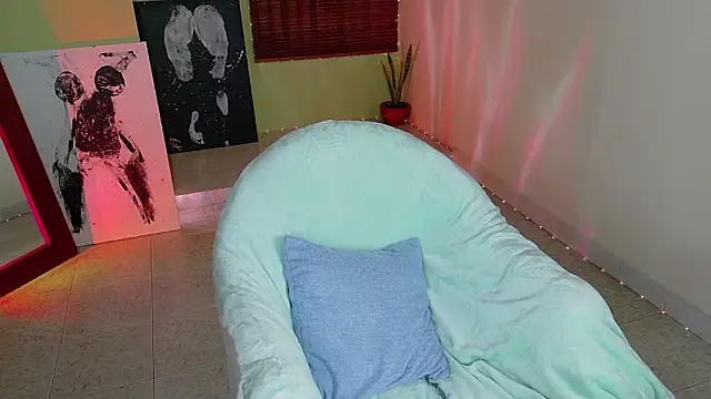 Snapshot of Emma__Blanco chatting on February 2026 07:07:01 PM Emma Blanco online show from February 2026 07:07:01 PM