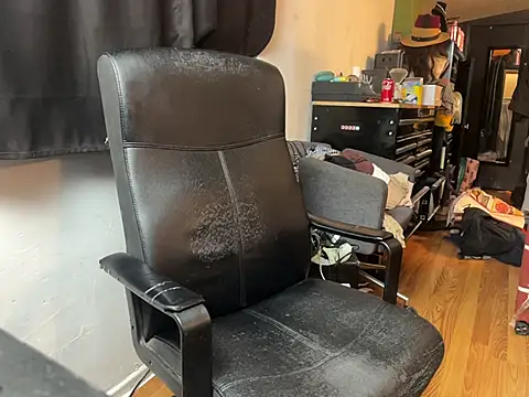 Snapshot of leanjamesdean chatting on November 2025 02:11:01 AM leanjamesdean online show from November 2025 02:11:01 AM