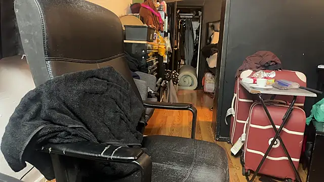 Snapshot of leanjamesdean chatting on December 2025 03:01:01 AM leanjamesdean online show from December 2025 03:01:01 AM