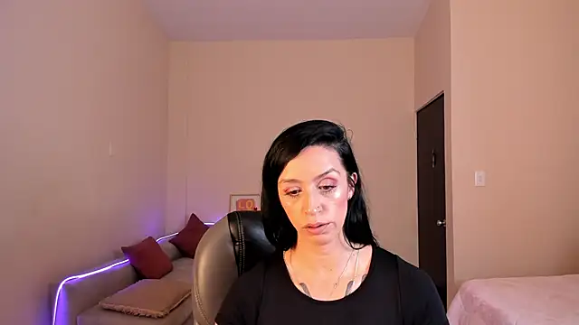 Kristen Garner online show from June 2026 07:33:01 PM