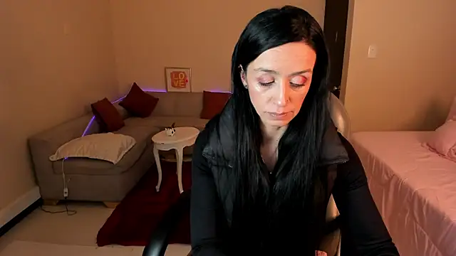 Kristen Garner online show from July 2026 08:00:01 PM