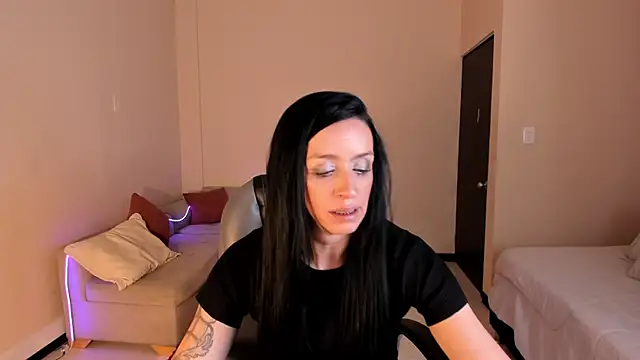 Kristen Garner online show from July 2026 07:26:02 PM