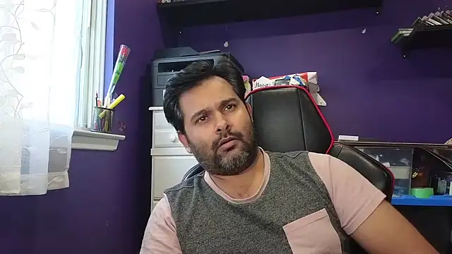 Sakhtlaundaz online show from December 2024 09:30:02 PM