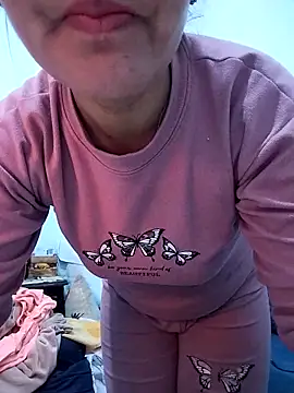 lolo890 online show from April 2026 06:16:02 PM