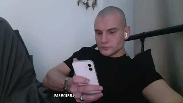 Snapshot of ETHAN_MOORE chatting on February 2026 06:34:02 PM ETHAN MOORE online show from February 2026 06:34:02 PM