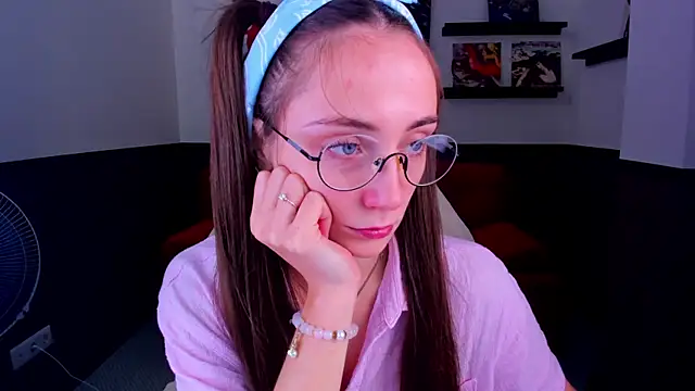 Lexi Split online show from July 2026 02:20:01 AM