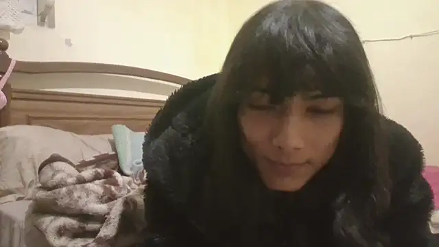 calliemaggotbone online show from December 2025 06:15:01 PM