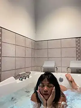 Snapshot of Emily_restrepo chatting on January 2025 12:43:02 AM Emily restrepo online show from January 2025 12:43:02 AM