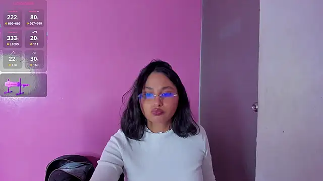 Snapshot of Cuteprincess21 chatting on September 2025 01:18:02 AM Cuteprincess21 online show from September 2025 01:18:02 AM