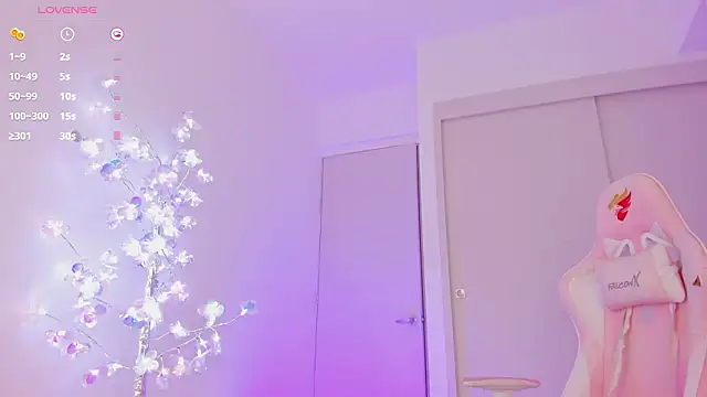 Snapshot of mia_yourmommy chatting on March 2026 03:43:01 AM mia yourmommy online show from March 2026 03:43:01 AM