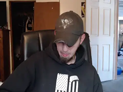 pensguy30 online show from December 2024 08:37:01 PM