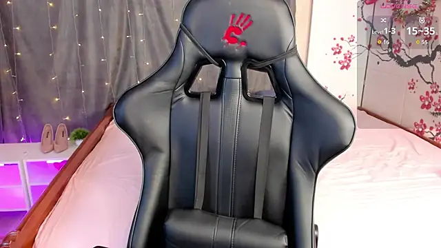 Snapshot of Michel_Momsen chatting on March 2026 12:06:02 PM Michel Momsen online show from March 2026 12:06:02 PM