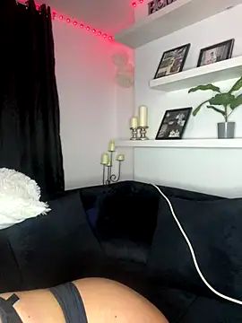 Snapshot of MissyLeeX chatting on December 2024 04:36:01 PM MissyLeeX online show from December 2024 04:36:01 PM