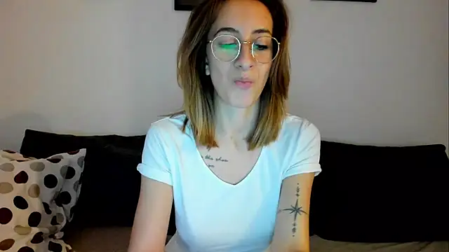 Snapshot of DesireMore90 chatting on December 2024 01:38:02 PM DesireMore90 online show from December 2024 01:38:02 PM