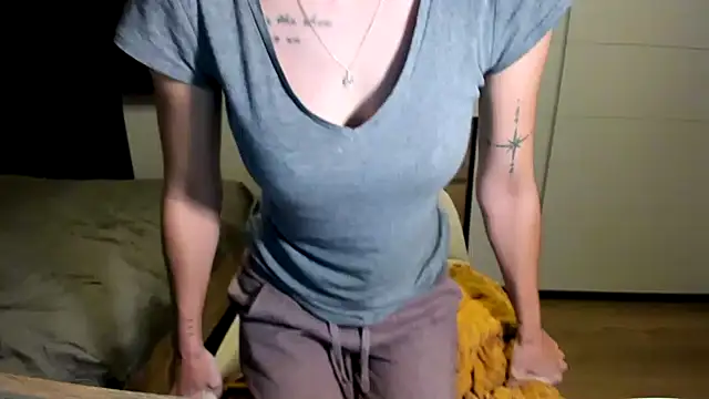 Snapshot of DesireMore90 chatting on December 2024 07:57:01 PM DesireMore90 online show from December 2024 07:57:01 PM