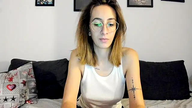 Snapshot of DesireMore90 chatting on January 2025 11:18:02 PM DesireMore90 online show from January 2025 11:18:02 PM