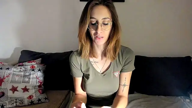 Snapshot of DesireMore90 chatting on January 2025 03:47:02 PM DesireMore90 online show from January 2025 03:47:02 PM