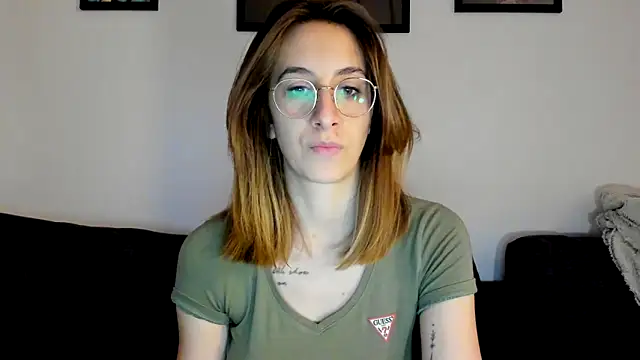 Snapshot of DesireMore90 chatting on February 2025 08:24:01 PM DesireMore90 online show from February 2025 08:24:01 PM