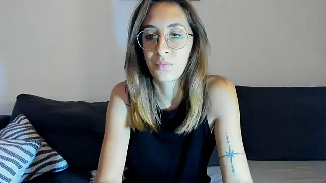 Snapshot of DesireMore90 chatting on September 2025 08:45:01 PM DesireMore90 online show from September 2025 08:45:01 PM