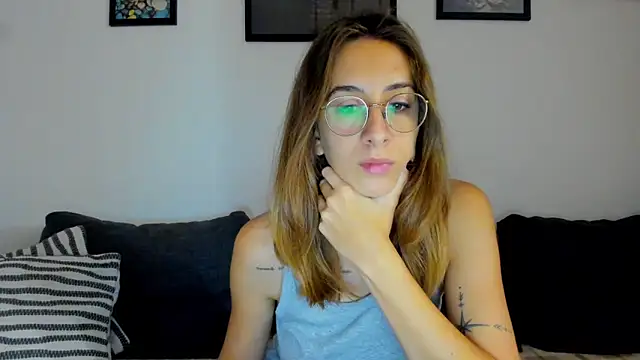 Snapshot of DesireMore90 chatting on November 2025 06:18:02 PM DesireMore90 online show from November 2025 06:18:02 PM