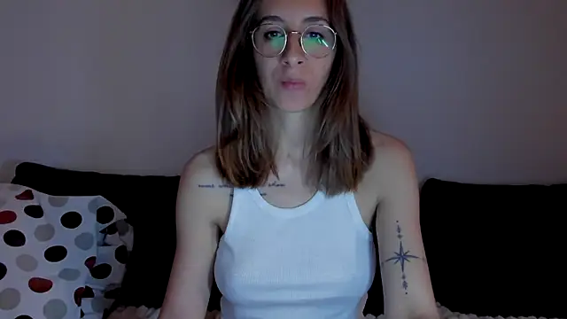DesireMore90 online show from May 2026 09:42:01 PM