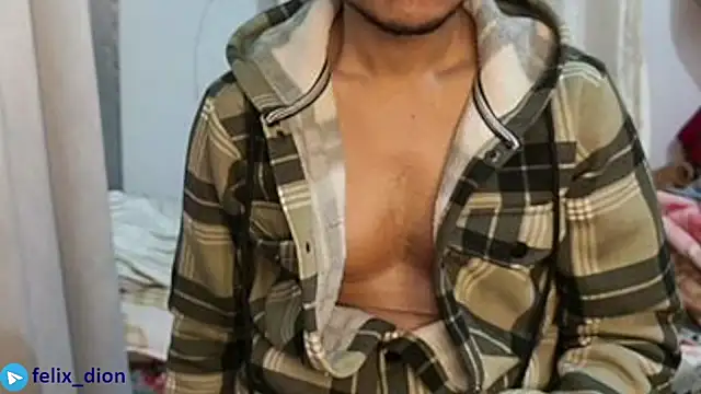 Snapshot of felix_dion chatting on February 2026 06:11:02 PM felix dion online show from February 2026 06:11:02 PM