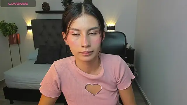 emily villamil online show from December 2024 07:48:02 PM