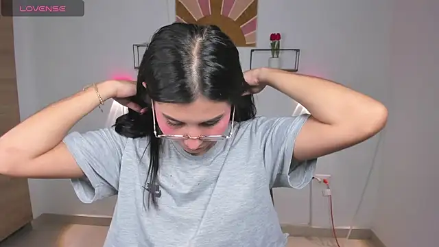 emily villamil online show from May 2026 09:12:02 PM