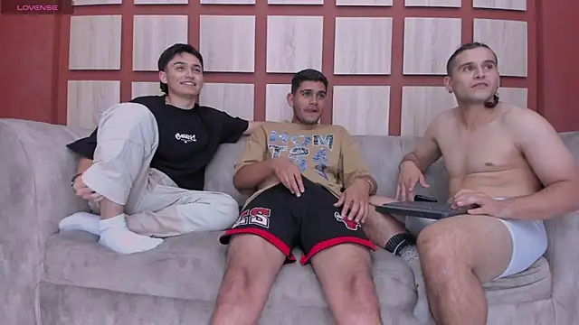 Snapshot of blessmyneighbors2 chatting on January 2025 01:39:02 AM blessmyneighbors2 online show from January 2025 01:39:02 AM