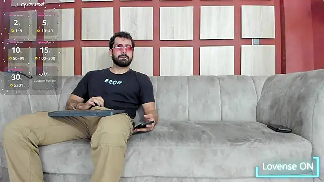 Snapshot of blessmyneighbors2 chatting on February 2025 07:59:02 PM blessmyneighbors2 online show from February 2025 07:59:02 PM