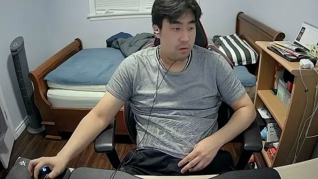 Koreanboy171 online show from March 2026 02:28:02 AM