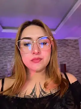Snapshot of vanesaa_blake chatting on May 2026 03:25:02 AM vanesaa blake online show from May 2026 03:25:02 AM