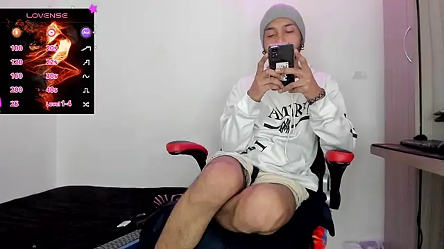 Aron Baylor online show from November 2025 09:37:02 AM